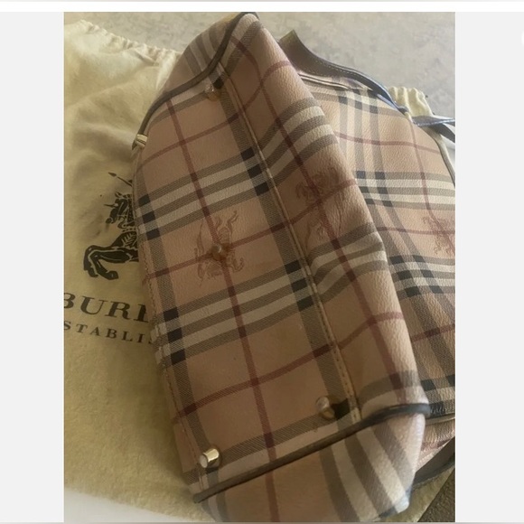 Burberry Haymarket Tote,in great condition, comes with original dust bag. - Picture 3 of 5